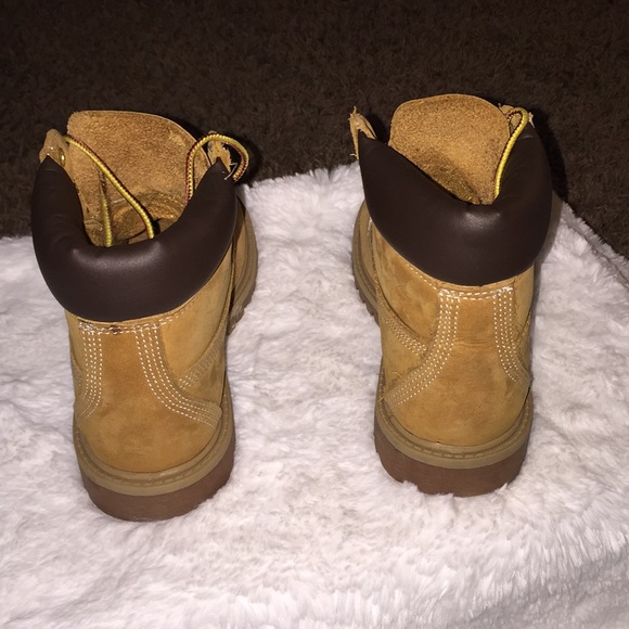 Kids Timberland Wheat Boots - Picture 3 of 4